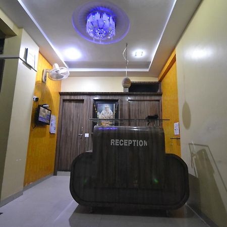 Hotel Madhava 쉬르디 외부 사진