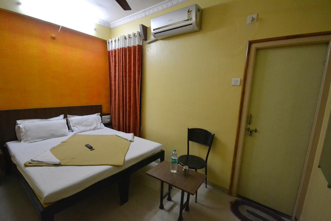 Hotel Madhava 쉬르디 외부 사진